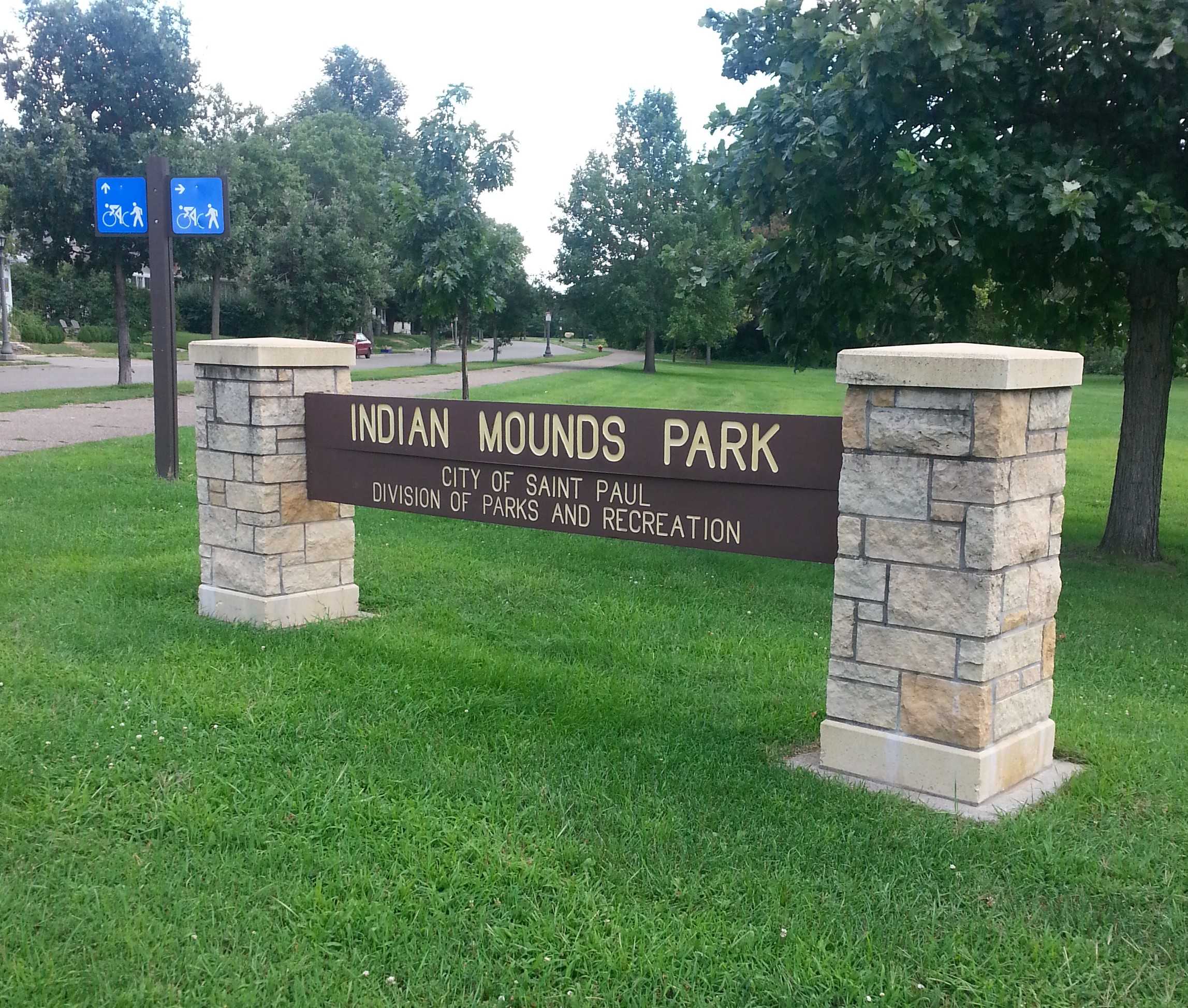 Indian Mounds Park Sign
